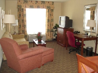 Homewood Suites by Hilton - Living Room With Full Size Pull Out Sofa Bed