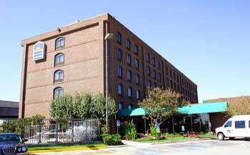 Best Western Springfield - The Exterior Of The Best Western Springfield