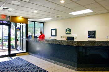 Best Western Springfield - The Lobby And Front Desk Area Of The Hotel