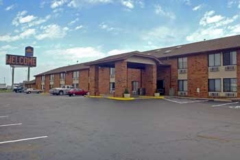 Camelot Inn - 