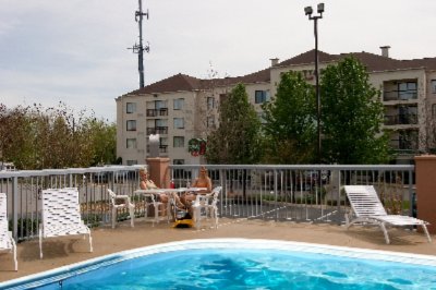 Best Western Suites Near Opryland - Outdoor Pool