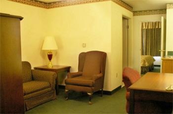 Country Inn & Suites Waco - One Bedroom Suite