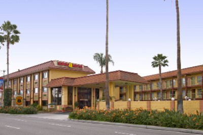 Super 8 Motel 2