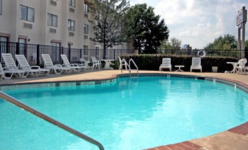 Best Western Broadway Inn & Suites - 