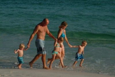 The Palms of Destin Resort & Conference Center - Family At Beach