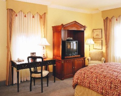 Peabody Court Hotel - Guest Room