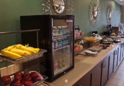 Springhill Suites Houston Hobby Airport - Hot Buffet Breakfast