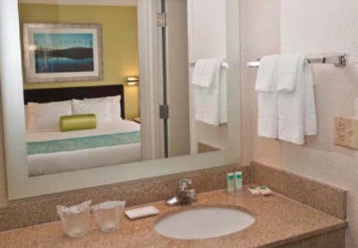 Springhill Suites Houston Hobby Airport - Sundries Market & Pantry