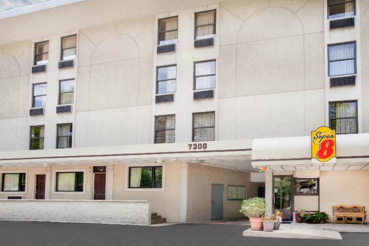 Super 8 Motel Chicago - 