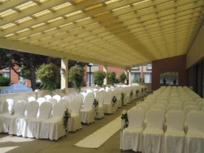Best Western Guildwood Inn - Wedding On The Patio