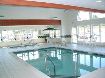 Country Inn & Suites - Indoor Pool