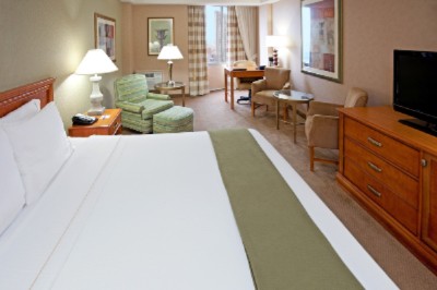 Holiday Inn Express Midtown - King Size Bed