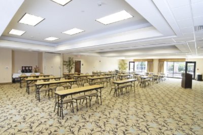 New Conference Center - Azalea Room Divides Into 2 Rooms