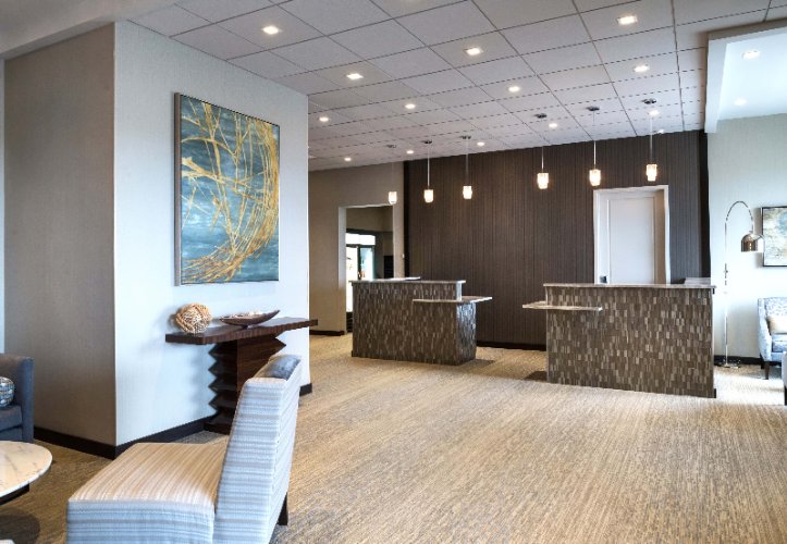 Breakers Cafe Lounge