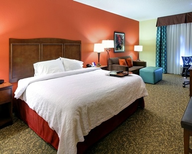 Hampton Inn Deerfield Beach - Living Room Of Apartment Suite