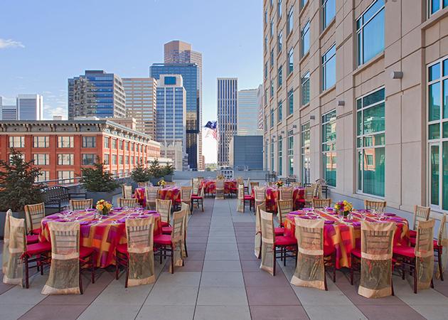 Hyatt Regency Denver at Colorado Convention Center - Peaks Lounge - 27th Floor