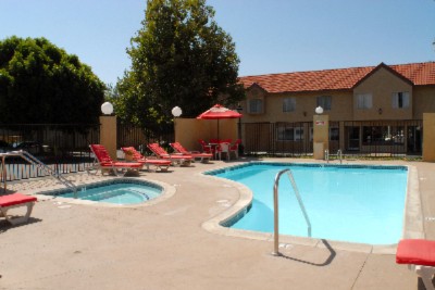 Pool & Spa