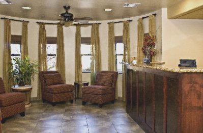 Best Western Cottonwood Inn - Beautiful Lobby Welcomes All