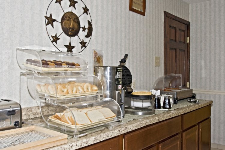 Quality Inn Mt. Vernon - Relax In Our Lobby