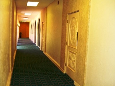 Quality Inn - Interior Corridors