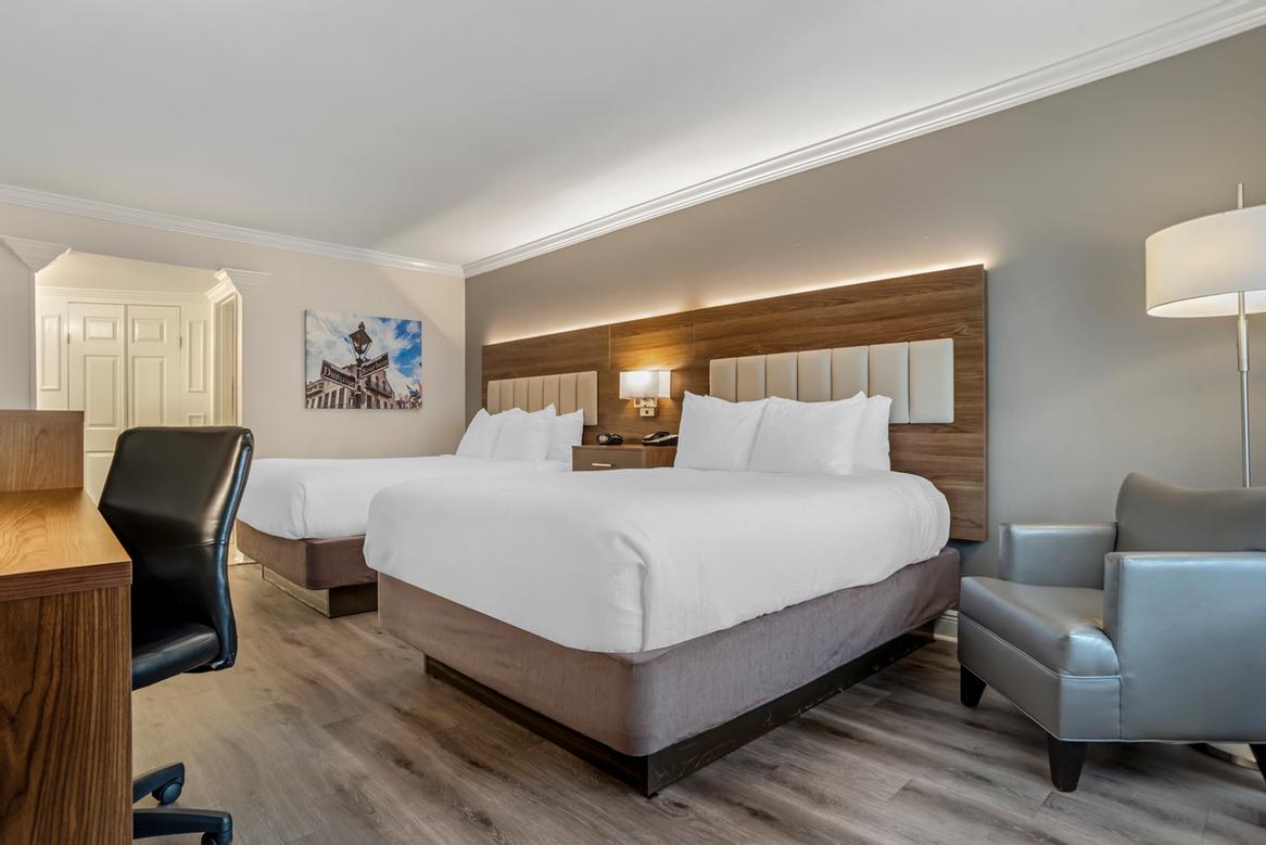 Best Western Westbank - Swimming Pool