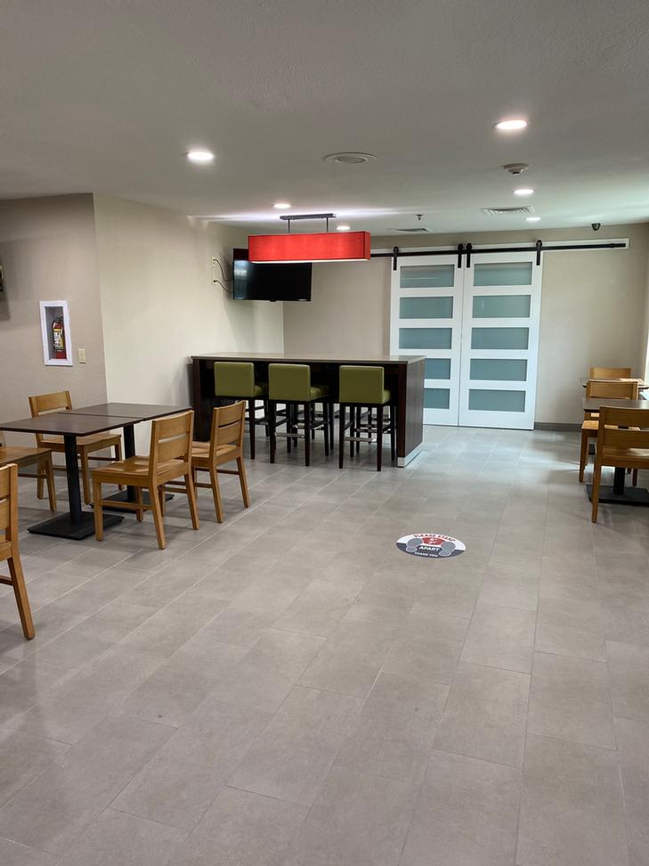 Country Inn & Suites - Country Inn Meeting Room To Accommodate Up To 80
