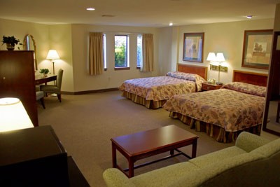Plainfield Yankee Inn - Our Luxerious Deluxe Suite!