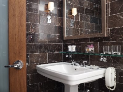 60 Thompson - Bathroom