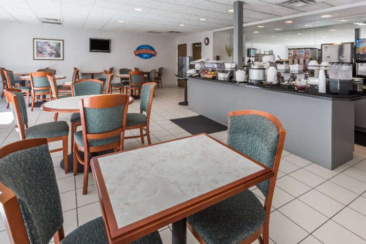 Baymont Inn & Suites Airport Conference Center - Extra Large Sleeping Rooms