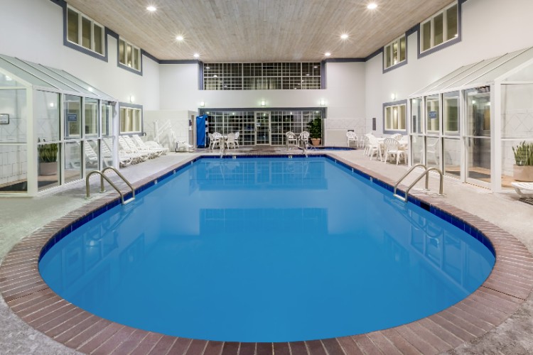 Baymont Inn & Suites Airport Conference Center - Beautiful Suites