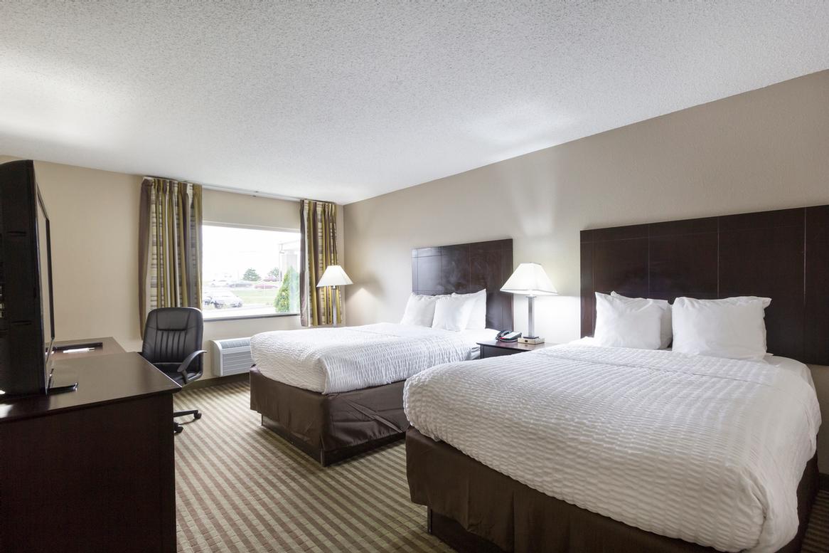 Clarion Hotel Beachwood - 