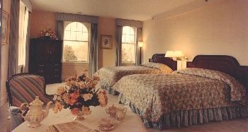 The Abbey Hotel - Guest Room With Two Queen Beds