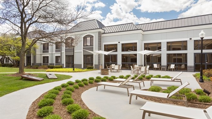 Doubletree Hotel Detroit / Novi - The Garden Cafe