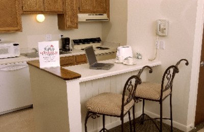 'full Kitchens With Full-size Appliances'