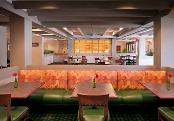 Tempe Downtown Courtyard by Marriott - Start Your Day With A Hearty Breakfast At Our Own Courtyard Café. Our Breakfast Buffet Features Made-to-order Eggs Sausage Bacon Hash Browns Fresh Waffles And More. For Lighter Fare There Is Cereal Bagels Muffins Yogurt And Fresh Fruit.