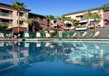 Tempe Downtown Courtyard by Marriott - Take Advantage Of The Year-round Arizona Sun By Soaking In Our Outdoor Pool And Whirlpool. We Also Have A State-of-the-art Fitness Center Featuring Both Cardiovascular Equipment And Free Weights So You Can Stay In Shape On The Road.