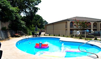 Best Western Griffin - Relax In Our Pool