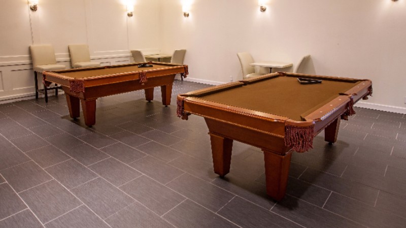 Holiday Inn Select - 