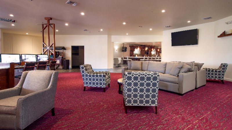 Holiday Inn Select - 