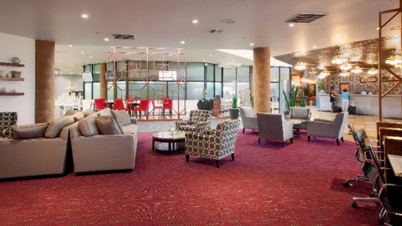 Holiday Inn Select - 