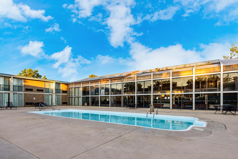 Quality Inn & Suites - 