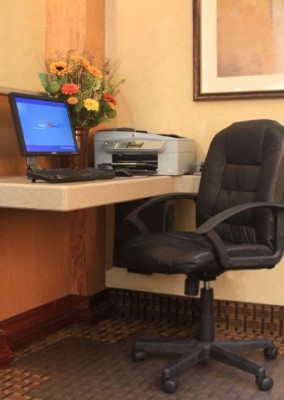 Free 24 Hour Business Center (fax Local & Long Distance Internet Copies)