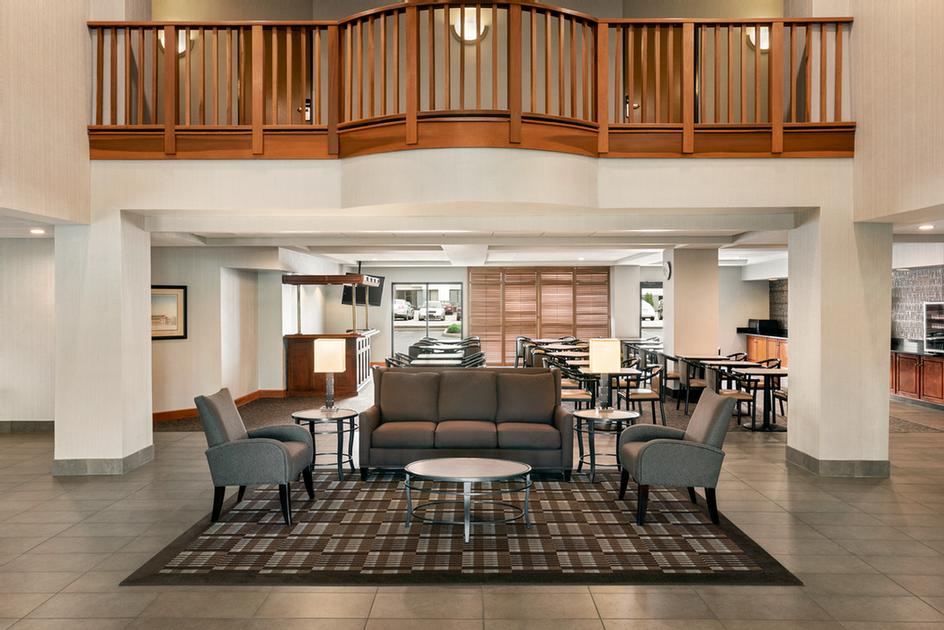 Wingate by Wyndham Cincinnati Blue Ash - Business Center