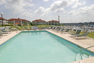 Holiday Inn Hotel & Suites - 