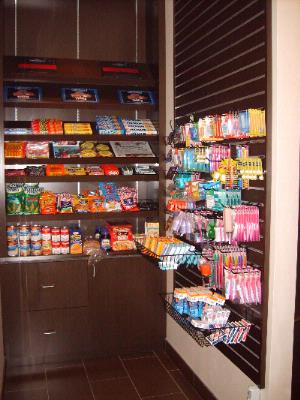 Homewood Suites by Hilton Seattle Convention Cente - Our Suite Shop® Is Open 24 Hours A Day With Snacks And Sundries