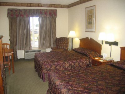 2 Queen Bedroom