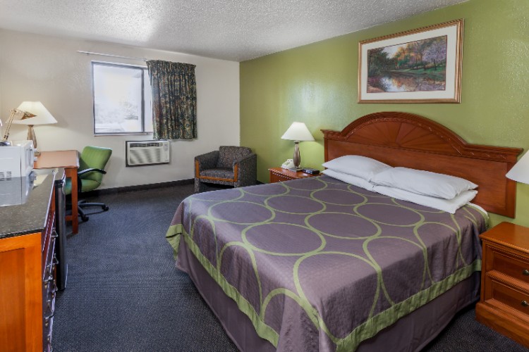 Standard Queen Bed Room