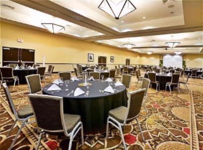 Holiday Inn Hotel & Suites Denton
