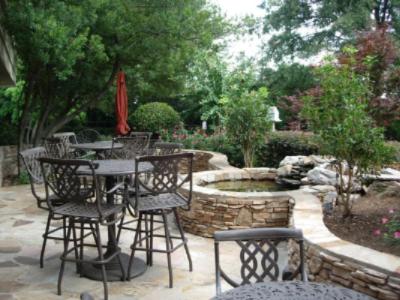 Crowne Plaza Atlanta Airport - Richard's On The Rocks Offers Patio Dining And Cocktails
