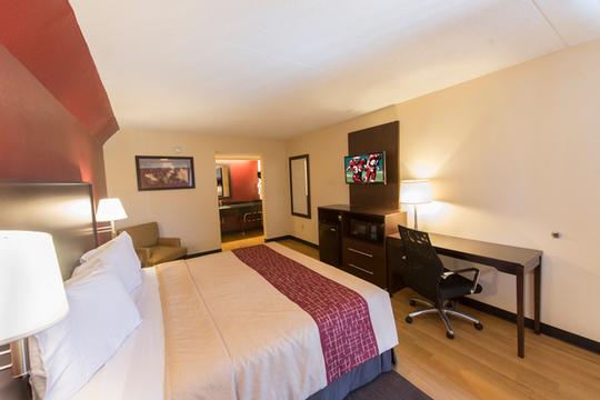 Red Roof Inn - 